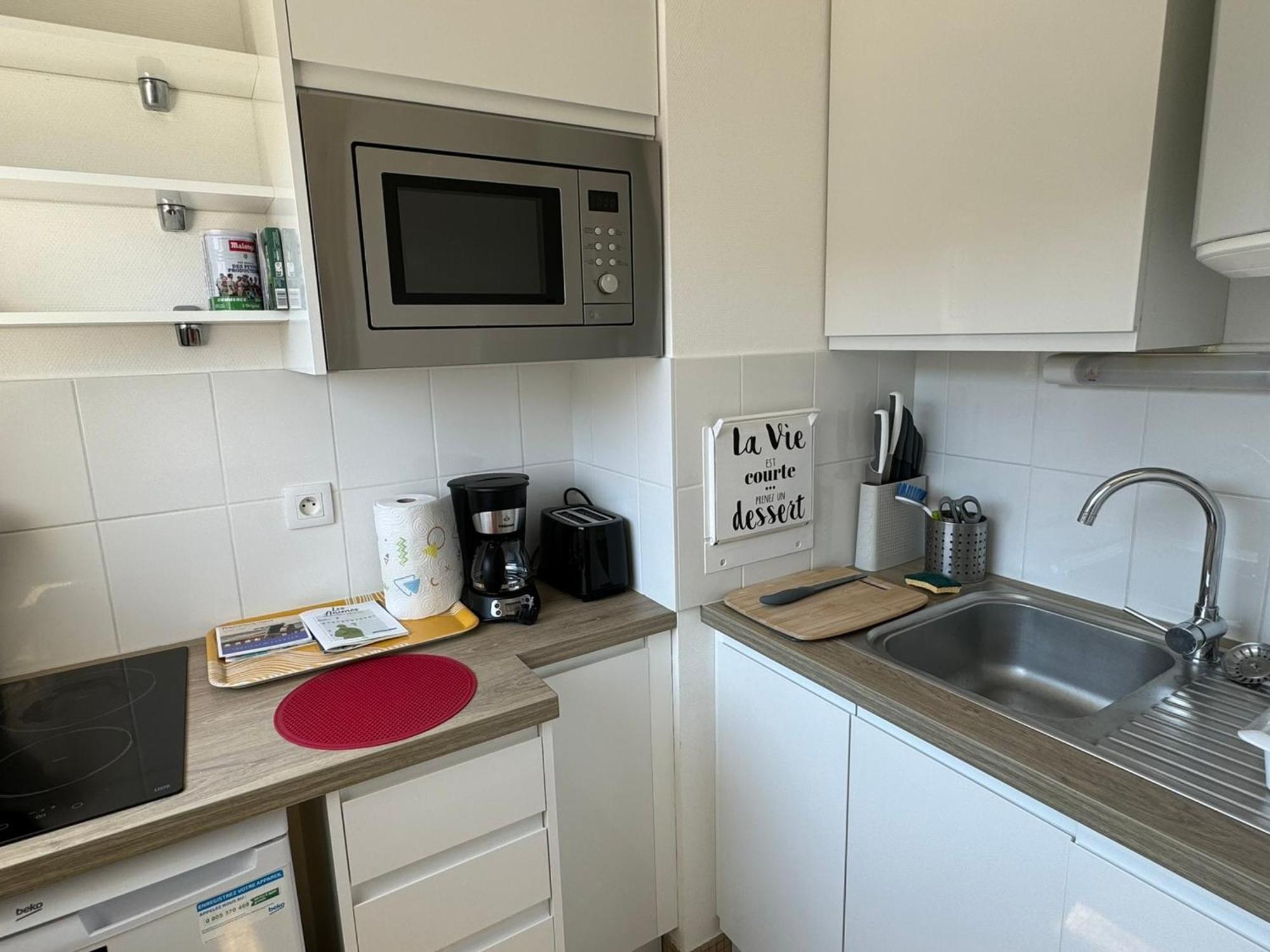 Studio Central A Cabourg Avec Balcon, Wifi Gratuit & Parking - Fr-1-487-372 Экстерьер фото