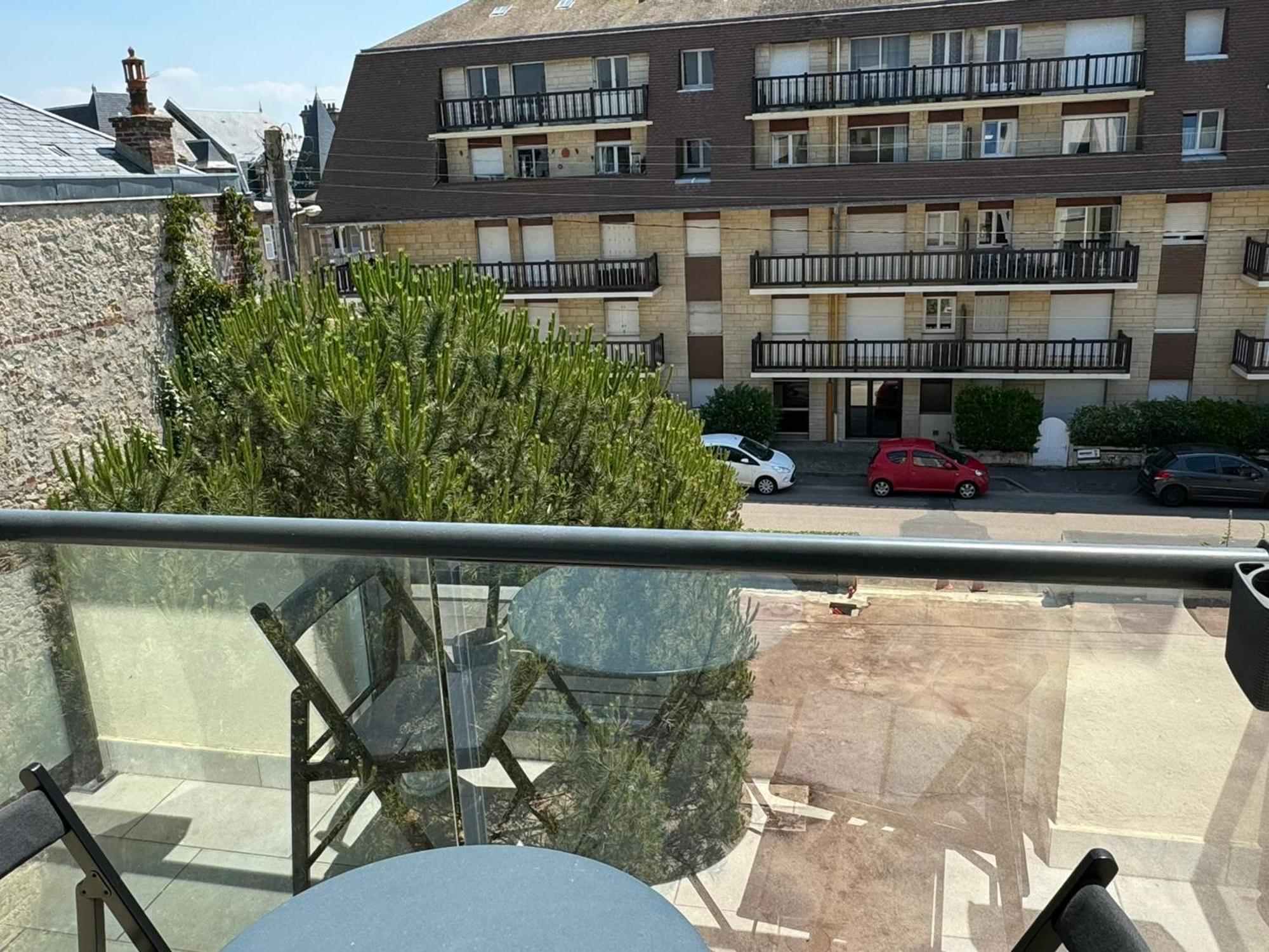 Studio Central A Cabourg Avec Balcon, Wifi Gratuit & Parking - Fr-1-487-372 Экстерьер фото